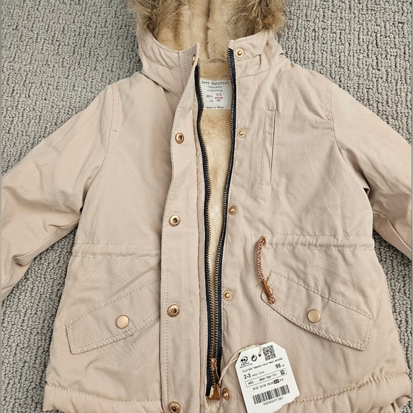 **SOLD**NWT Zara BabyGirl Jacket with Fur Size 2T/3T - Picture 2 of 5
